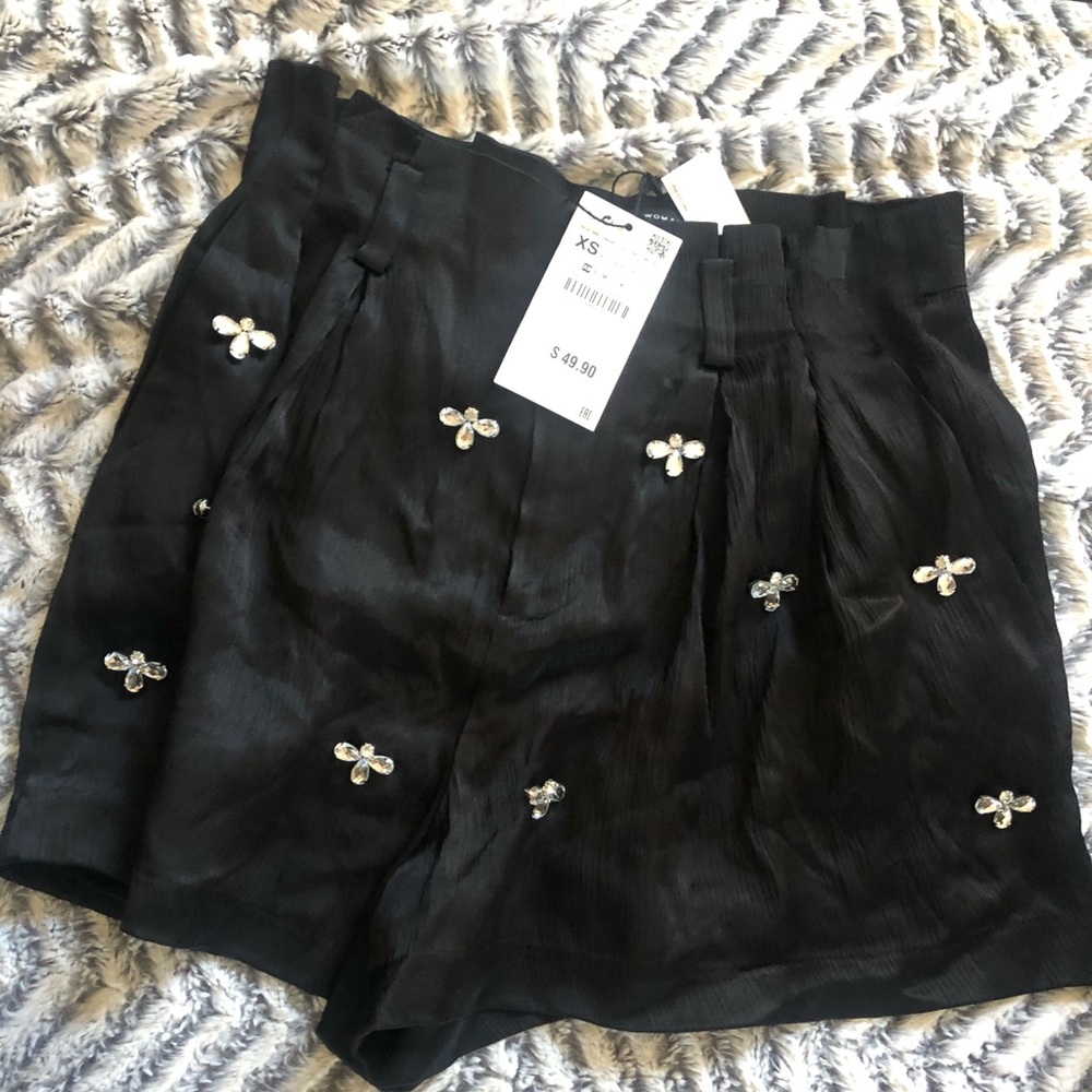HOLIDAY SHORTS